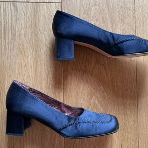 Immaculate retro vibes!! Vintage Raphael Sarti satin pumps, 8.5